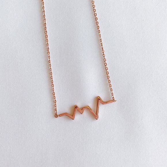 SparklePop Jewelry - 🆕 SparklePop Heartbeat Necklace